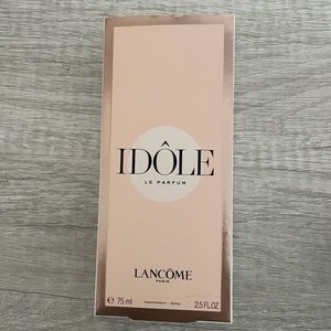 Idôle Le Parfum, 2.5-oz.

Only sprayed once